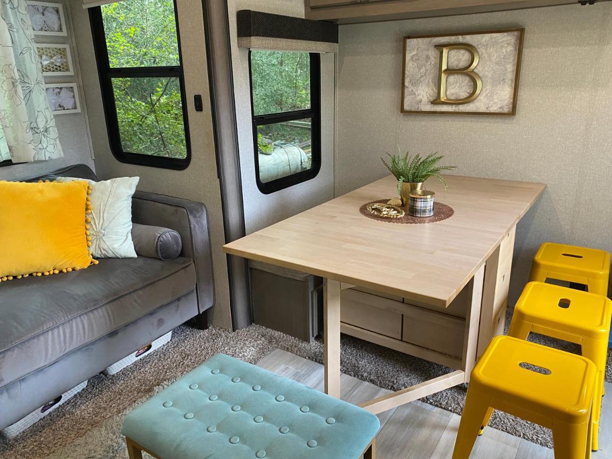 Cozy Rv Experience W/Pool+Spa Near Lake Conroe Willis المظهر الخارجي الصورة