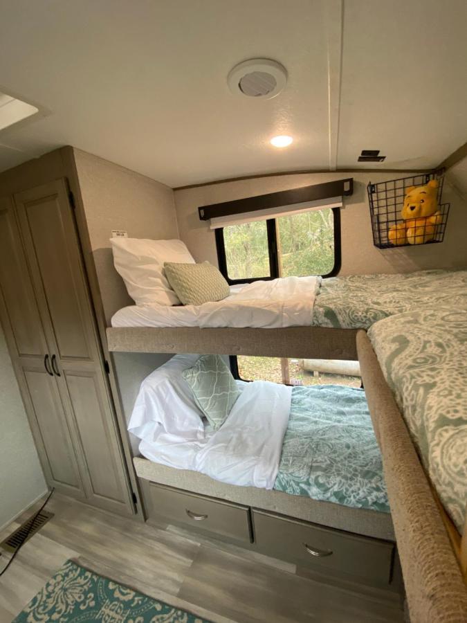 Cozy Rv Experience W/Pool+Spa Near Lake Conroe Willis المظهر الخارجي الصورة
