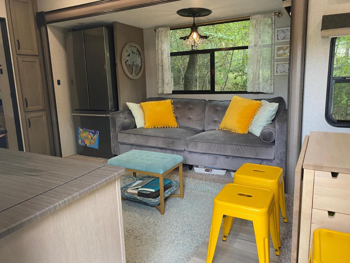 Cozy Rv Experience W/Pool+Spa Near Lake Conroe Willis المظهر الخارجي الصورة